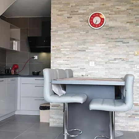 Duplex With Beautiful Sea View Apartment *